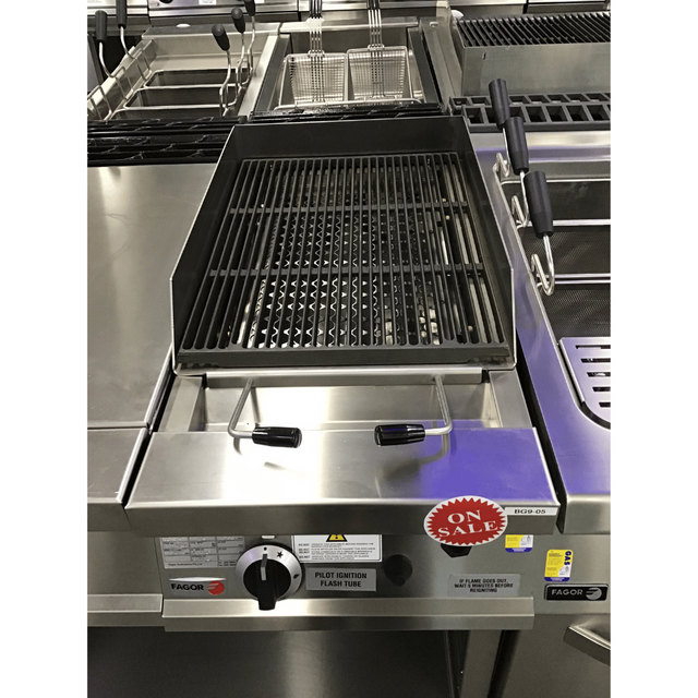 Ex-Showroom: Fagor 900 series natural gas 1 grid grill - BG9-05-VIC623
